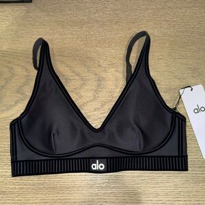 Airlift line up bra ALO Yoga